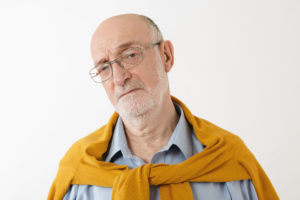 O que fazer quando o idoso não aceita cuidados