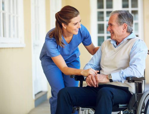 3 diferenciais em cuidadores de idosos especializados em Parkinson