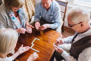 7 atividades sociais para propor aos idosos da sua familia